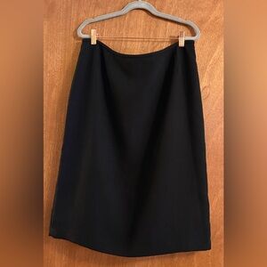 Le Suit Classic Black Pencil Skirt